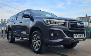 2020 Toyota Hilux 2.4 D-4d Invincible X Auto 4WD Euro 6 (s/s) 4dr (tss) in Grey — image 5