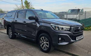 2020 Toyota Hilux 2.4 D-4d Invincible X Auto 4WD Euro 6 (s/s) 4dr (tss) in Grey — image 6