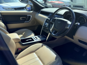 2015 Land Rover Discovery Sport Td4 Hse in Green — image 3