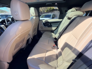 2015 Land Rover Discovery Sport Td4 Hse in Green — image 4