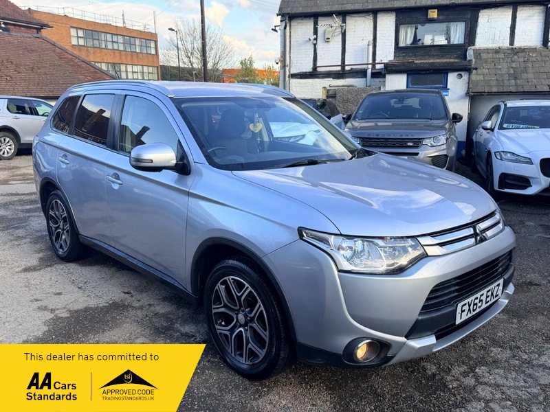 2016 Mitsubishi Outlander Di-D Gx 3 in Silver — image 1