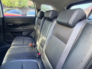 2016 Mitsubishi Outlander Di-D Gx 3 in Silver — image 3