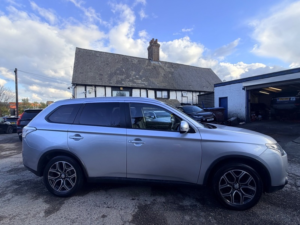 2016 Mitsubishi Outlander Di-D Gx 3 in Silver — image 4
