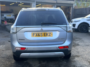 2016 Mitsubishi Outlander Di-D Gx 3 in Silver — image 5