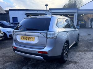 2016 Mitsubishi Outlander Di-D Gx 3 in Silver — image 6