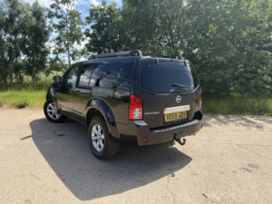 2009 Nissan Pathfinder 2.5 Dci Acenta in Black — image 3