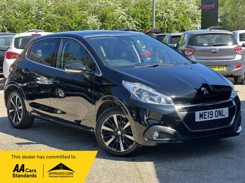 2019 Peugeot 208 1.2 Puretech Tech Edition in Black — image 1