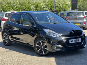 2019 Peugeot 208 1.2 Puretech Tech Edition in Black — image 2