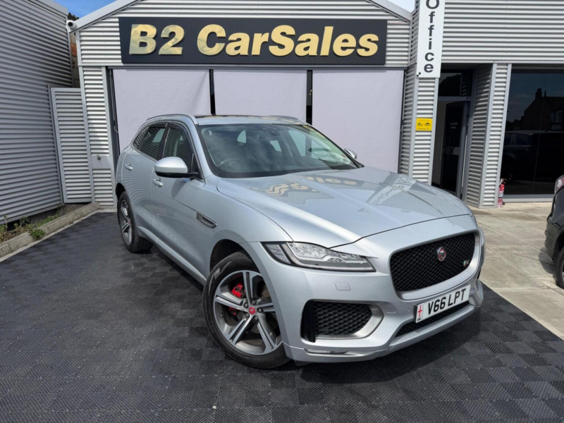 2017 Jaguar F-Pace 3.0 D300 V6 S Auto AWD Euro 6 (s/s) 5dr in Silver — image 1