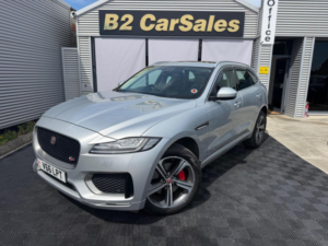 2017 Jaguar F-Pace 3.0 D300 V6 S Auto AWD Euro 6 (s/s) 5dr in Silver — image 5