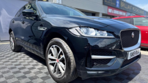 2018 Jaguar F-Pace 2.0 D240 R-Sport Auto AWD Euro 6 (s/s) 5dr in Black — image 3