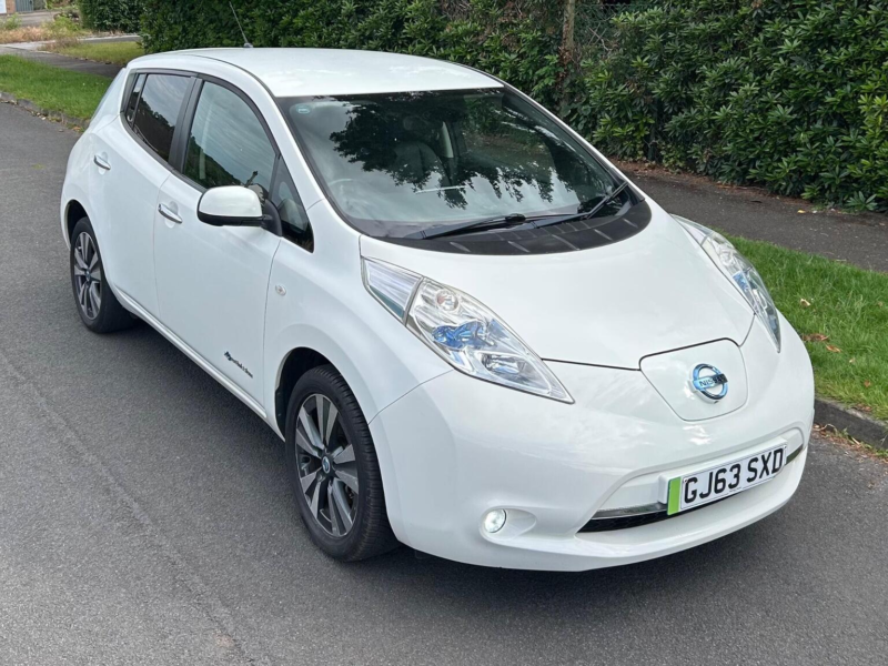 2013 Nissan Leaf 24kwh Tekna Auto 5dr in White — image 1