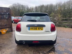 2018 MINI Hatch 1.5 Cooper D Euro 6 (s/s) 3dr in White — image 6