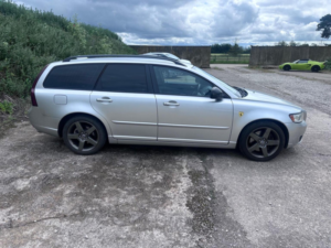 2011 Volvo V50 2.0 D3 Se Euro 5 5dr in Silver — image 2