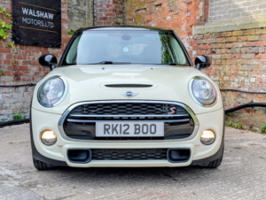 2016 MINI Hatch 2.0 5-Door Hatch Cooper Sd in White — image 2
