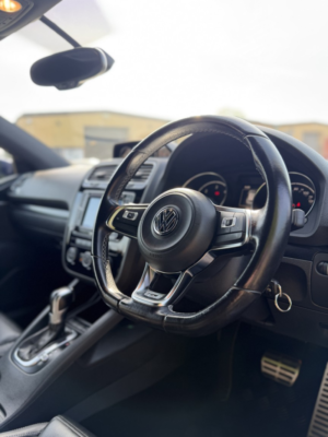 2016 Volkswagen Scirocco 2.0 Tdi Bluemotion Tech R-Line in Purple — image 4