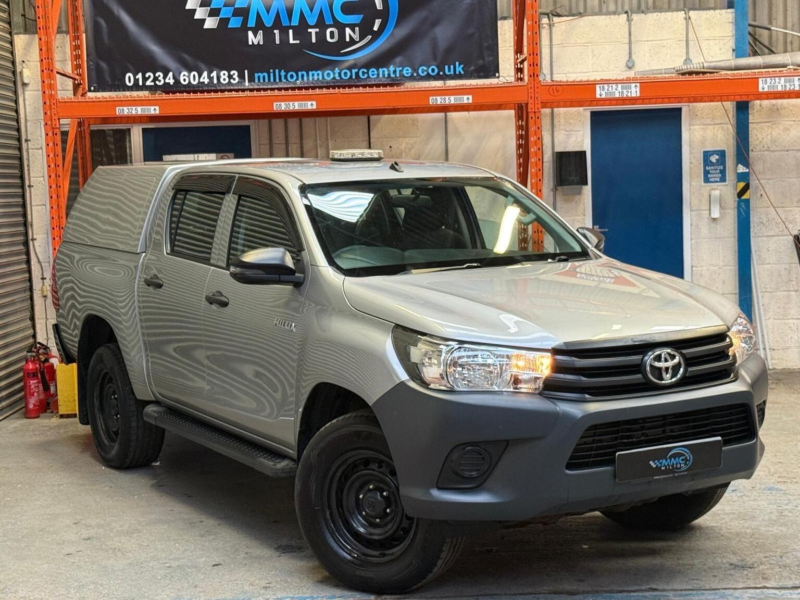 2020 Toyota Hilux 2.4 D-4d Active 4WD Euro 6 4dr (3.5t) in Silver — image 1