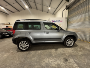 2011 Skoda Yeti 2.0 Tdi Elegance in Grey — image 4
