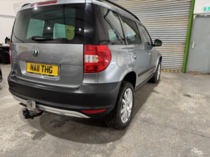 2011 Skoda Yeti 2.0 Tdi Elegance in Grey — image 5
