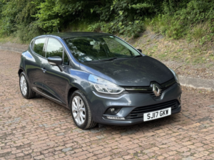 2017 Renault Clio 1.5 Dynamique Nav Dci 90 in Grey — image 6