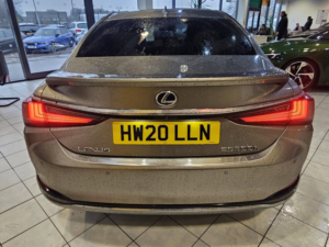 2020 Lexus Es 2.5 300h Takumi in Silver — image 6
