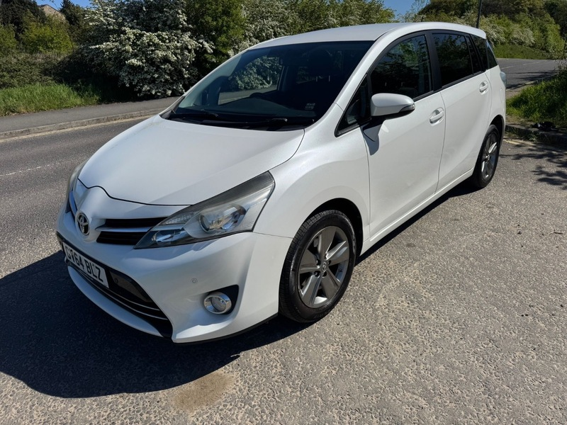 2014 Toyota Verso D-4d Trend in White — image 1