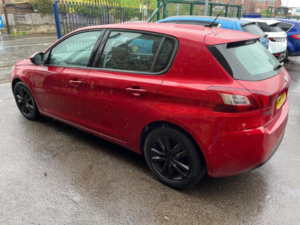 2014 Peugeot 308 1.6 Hdi Active Euro 5 5dr in Red — image 6