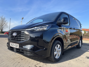 2025 Ford Transit Custom 2.5 Transit Custom V710 Limited Van 320 L1 2.5l Duratec 232ps PHEV Fwd 1 Speed Automatic in Black — image 3