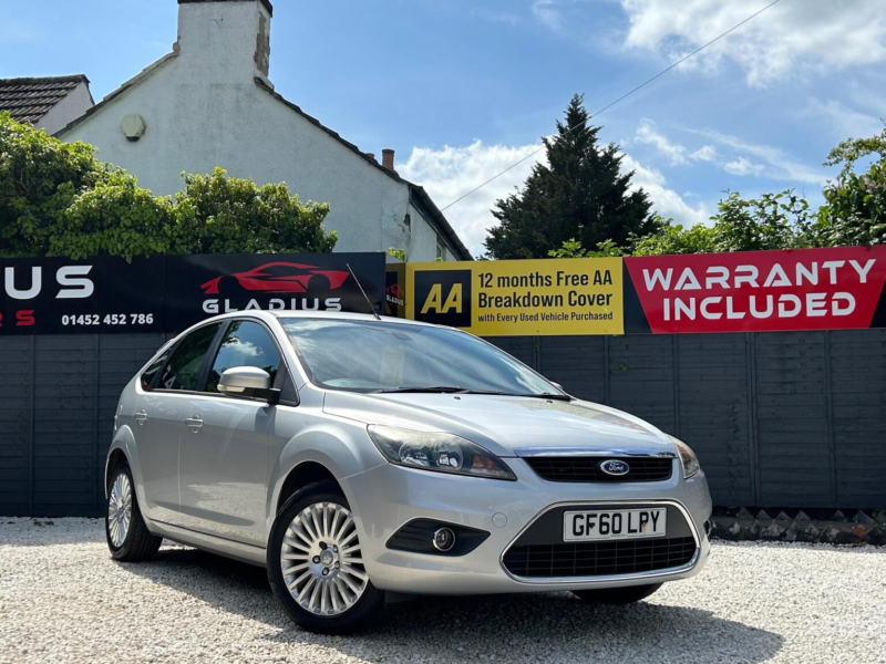 2010 Ford Focus 1.6 Titanium 5dr in Silver — image 1