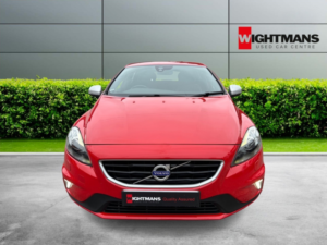 2016 Volvo V40 2.0 R-Design Pro D2 in Red — image 2