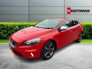 2016 Volvo V40 2.0 R-Design Pro D2 in Red — image 3