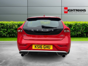 2016 Volvo V40 2.0 R-Design Pro D2 in Red — image 6