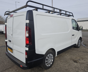 2021 Renault Trafic 2.0 Sl28 Energy Dci 120 Business My19 in White — image 5