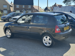 2005 Renault Clio 1.5 Dci Dynamique in Black — image 2