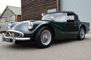1964 Daimler Sp250 Dart 2 Door Convertible in Green — image 2