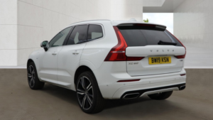2019 Volvo Xc60 2.0 R-Design T8 Twin Engine AWD in White — image 3