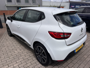 2014 Renault Clio 1.2 Dynamique Medianav 1.2 16v 75 in White — image 3