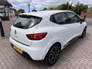 2014 Renault Clio 1.2 Dynamique Medianav 1.2 16v 75 in White — image 4