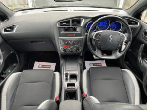 2011 Citroen Ds4 1.6 E-Hdi Airdream Dstyle Egs6 Euro 5 (s/s) 5dr in Black — image 4
