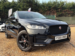 2017 Jaguar F-Pace 2.0 D180 R-Sport Auto AWD Euro 6 (s/s) 5dr in Black — image 3
