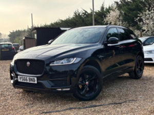 2017 Jaguar F-Pace 2.0 D180 R-Sport Auto AWD Euro 6 (s/s) 5dr in Black — image 4