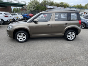 2014 Skoda Yeti 1.2 Tsi S in Brown — image 5