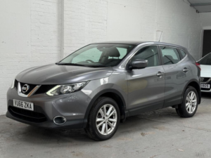 2016 Nissan Qashqai 1.5 Dci Acenta 2WD Euro 6 (s/s) 5dr in Grey — image 3
