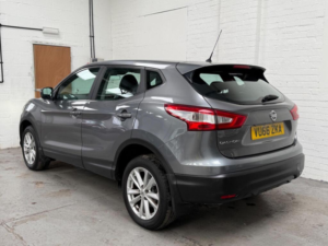 2016 Nissan Qashqai 1.5 Dci Acenta 2WD Euro 6 (s/s) 5dr in Grey — image 4