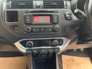 2015 Kia Rio 1.4 Crdi Ecodynamics 4 Euro 5 (s/s) 5dr in Black — image 5