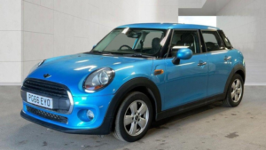 2017 MINI Hatch 1.2 One Euro 6 (s/s) 5dr in Blue — image 2