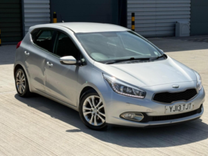 2013 Kia Ceed 1.6 Crdi Ecodynamics 2 Euro 5 (s/s) 5dr in Silver — image 2