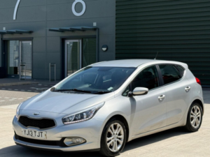 2013 Kia Ceed 1.6 Crdi Ecodynamics 2 Euro 5 (s/s) 5dr in Silver — image 4
