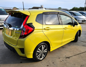 2013 Honda Fit 1.5l Hybrid-Mugen Bodykit - Ulez/caz Pass- Free 18months Gold Warranty & 12months Aa Breakdown Cover in Yellow — image 4