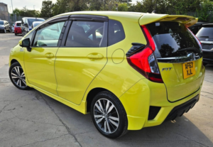 2013 Honda Fit 1.5l Hybrid-Mugen Bodykit - Ulez/caz Pass- Free 18months Gold Warranty & 12months Aa Breakdown Cover in Yellow — image 6